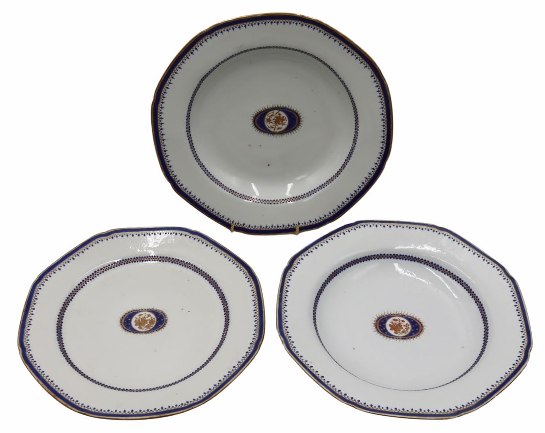 (3) Chinese Export Armorial Blue and White Bowls. (1 of 11)