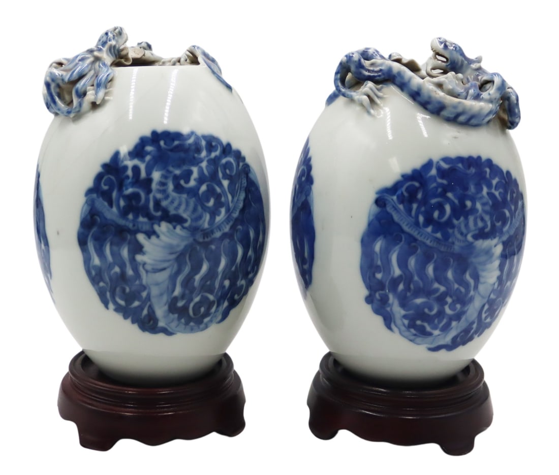 Pair of Chinese Blue and White Dragon Vases. (1 of 17)