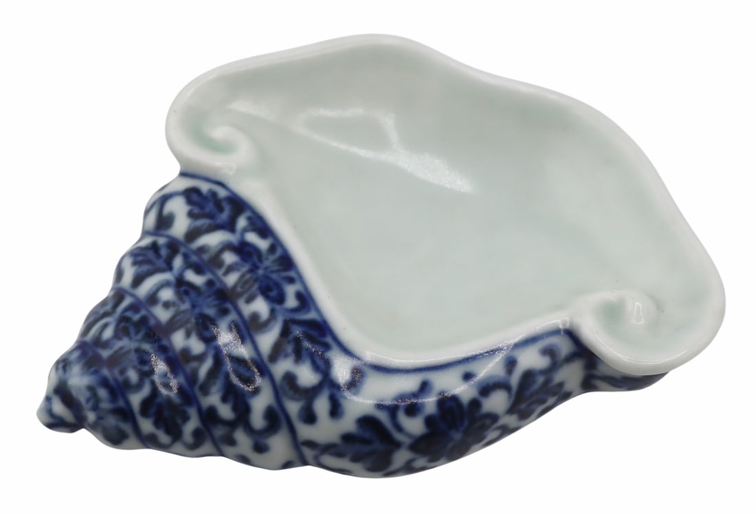 Chinese Blue and White Shell Form Brush Washer: or Ink Palette. Chinese blue and white shell form brush washer or ink palette with floral decoration throughout the exterior of the shell. With Jiaqing mark to the underside. From a Great Neck, NY