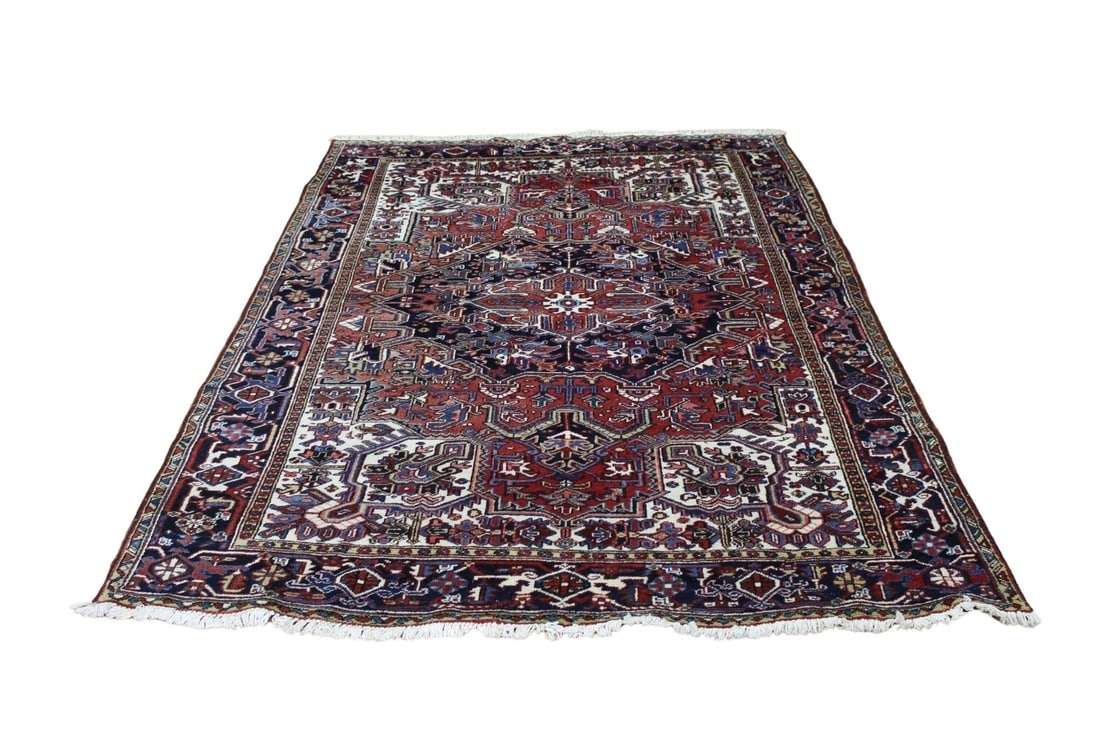 Vintage And Finely Hand Knotted Heriz Carpet. (1 of 9)