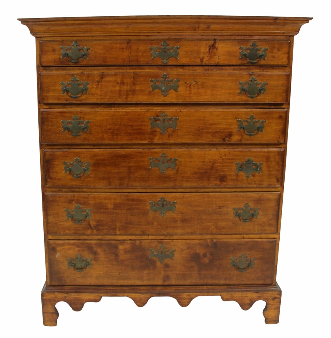 Antique American 6 Drawer Chest.: Nice period piece with great base, dovetailing on top and graduated drawers. From a West 86th St NYC estate. - Dimensions: 48" h x 41" w x 20.5" d