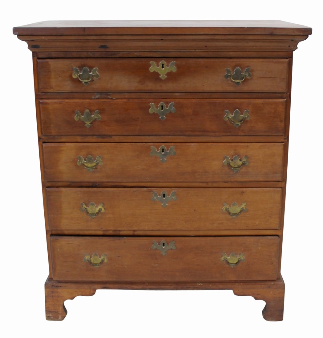 Antique American 5 Drawer Chest. (1 of 9)