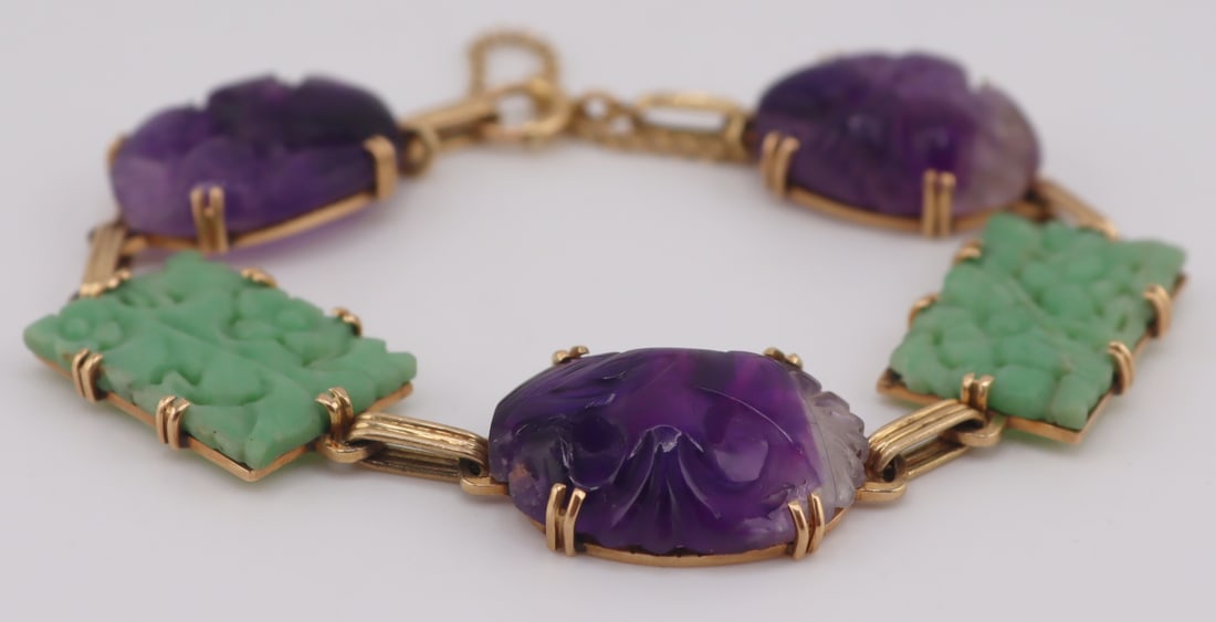 JEWELRY. 14kt Gold, Jade and Amethyst Bracelet. - 8