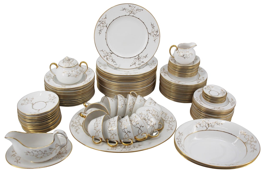 Spode Blanche de Chine Gold Porcelain Service. (1 of 6)