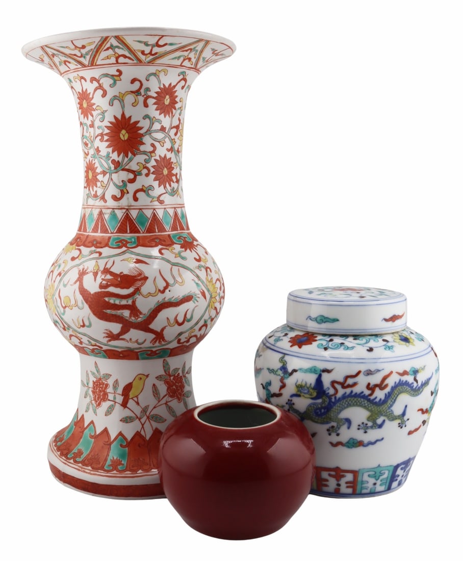 Collection of Chinese Ceramics.: Includes a Chinese iron red decorated dragon, birds, and flora vase - with a 6-character mark to the underside; a Chinese enamel decorated lidded jar displaying dragons and flora surrounded by ruyi cl