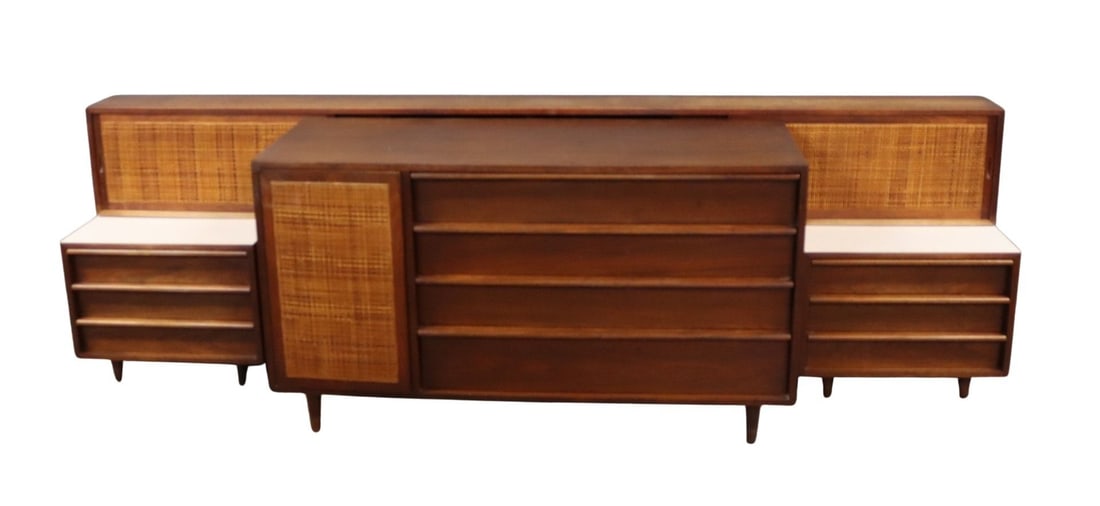 Midcentury 4 Piece Bedroom Suite. (1 of 8)