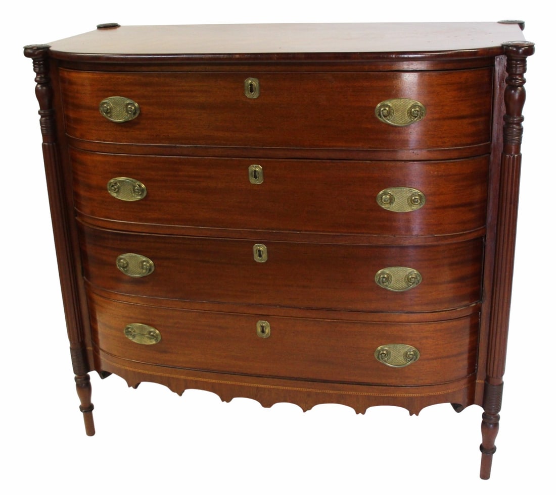 Sheraton Mahogany Dresser. (1 of 8)