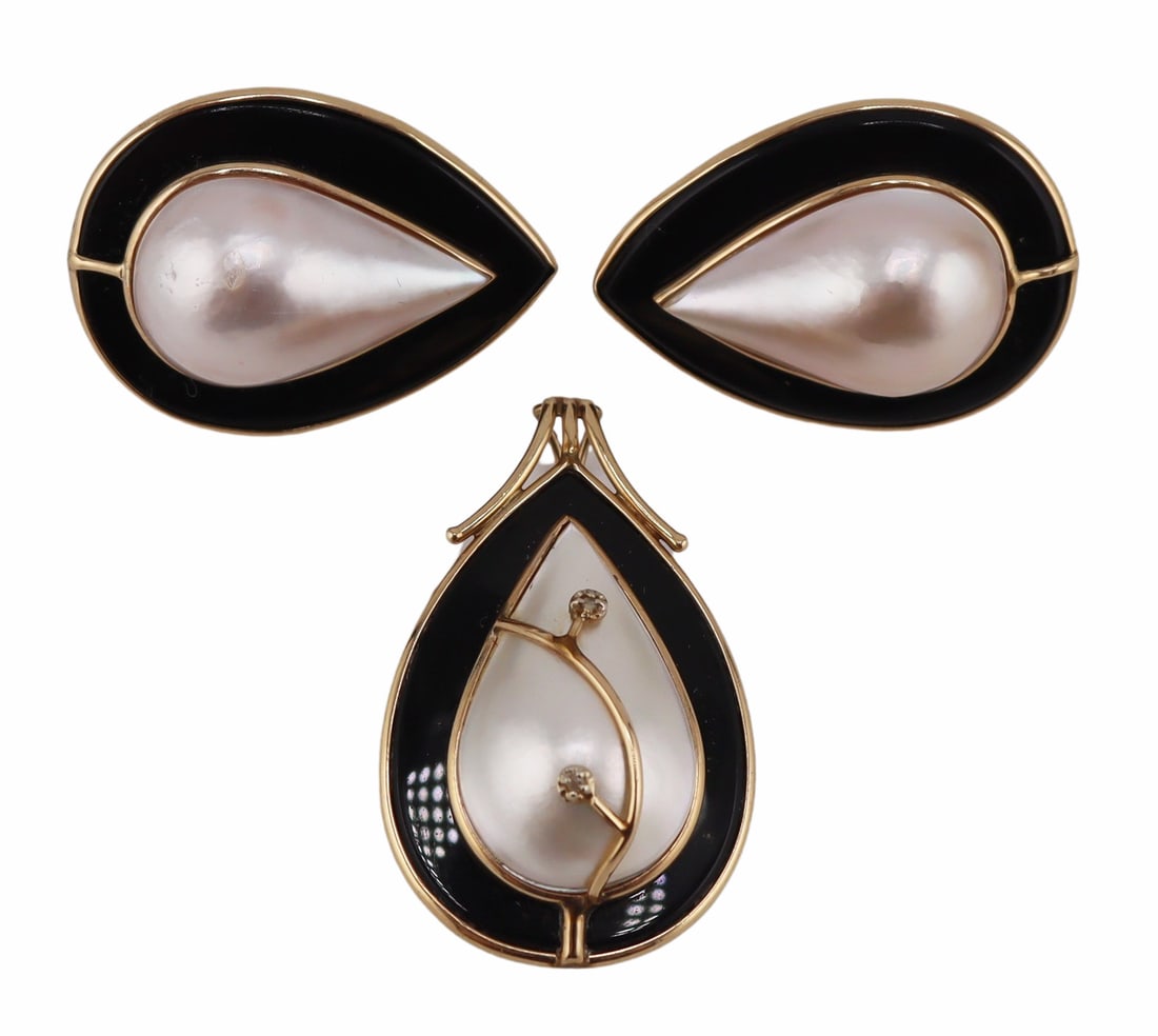 JEWELRY. 14kt Gold, Mabe Pearl and Onyx: Jewelry Suite. Includes a 14kt yellow gold mounted pear form pendant displaying a central mabe pearl, onyx surround and (2) pave diamond accents; and a pair of 14kt yellow gold mounted pear form earri