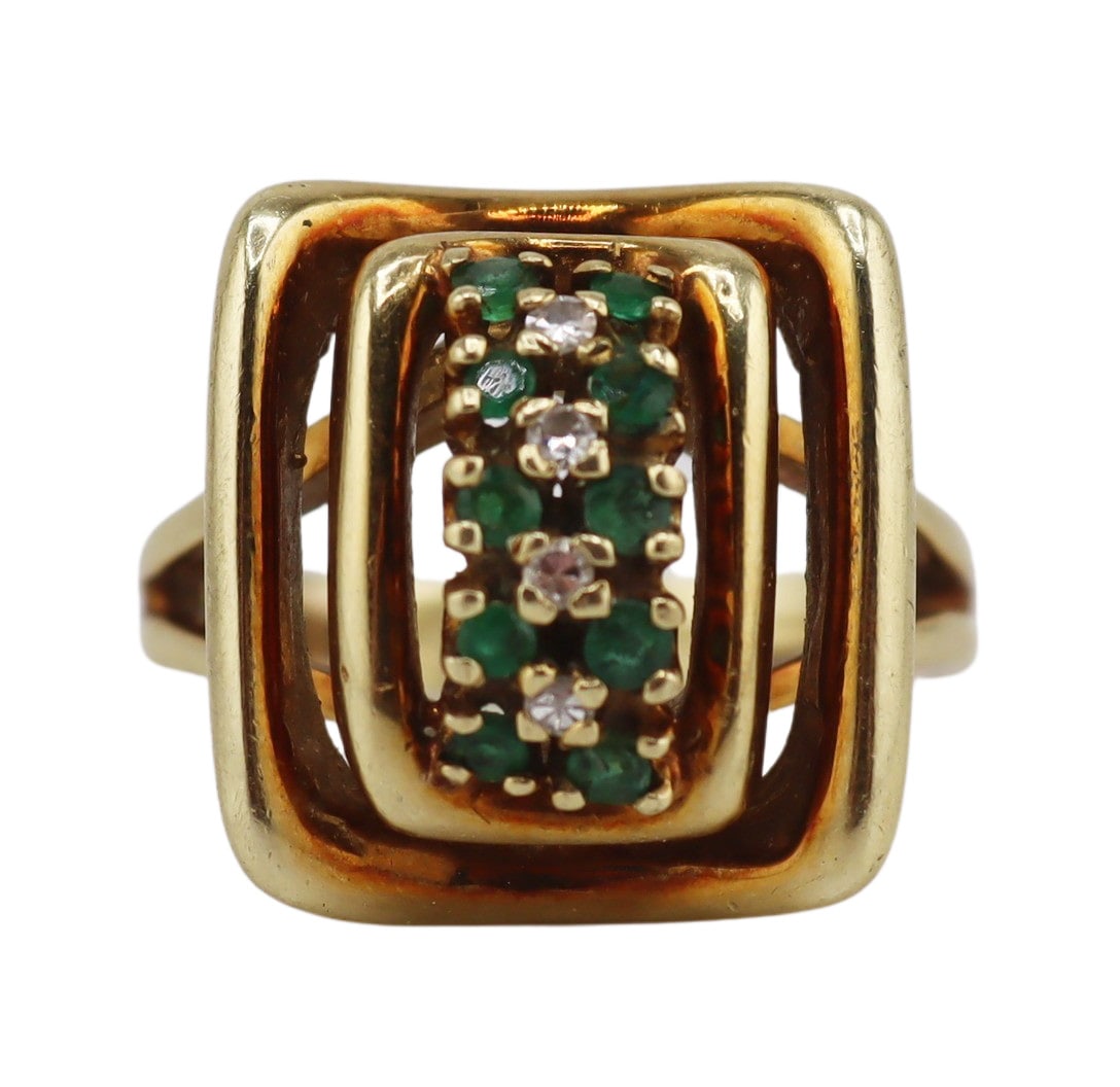 JEWELRY. Signed 13.5kt Emerald and Diamond Ring. (1 of 8)