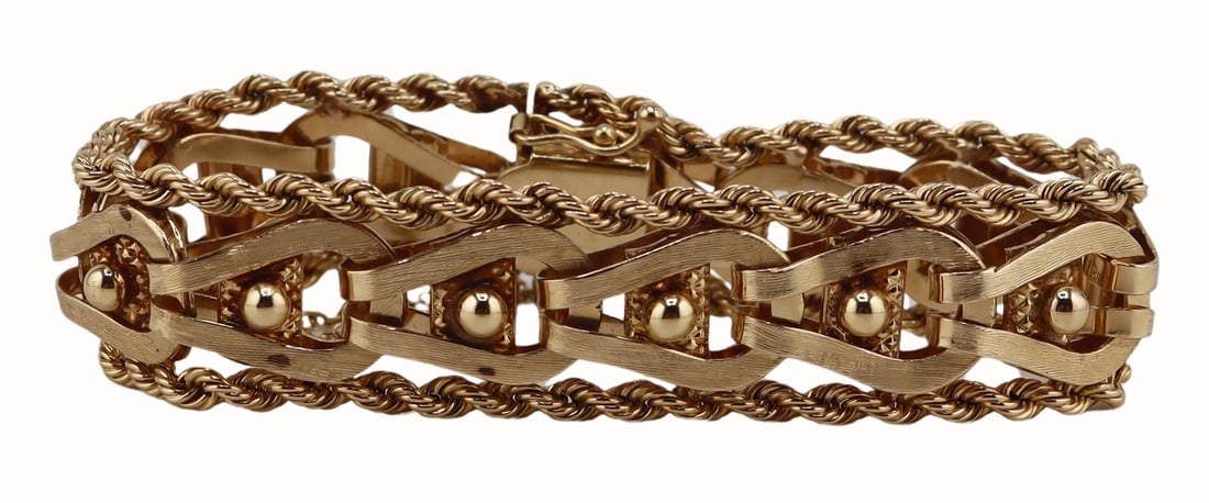 JEWELRY. Vintage 12.5kt Gold Articulated Bracelet. (1 of 5)