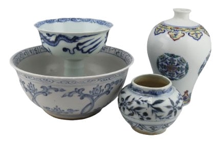 Collection of Chinese Enamel Porcelains.: Includes a Chinese blue and white stem cup displaying dragons; a Chinese blue and white floral jar; a Chinese blue and white bowl; and a Chinese enamel decorated vase with gilt accents - Qianlong mark