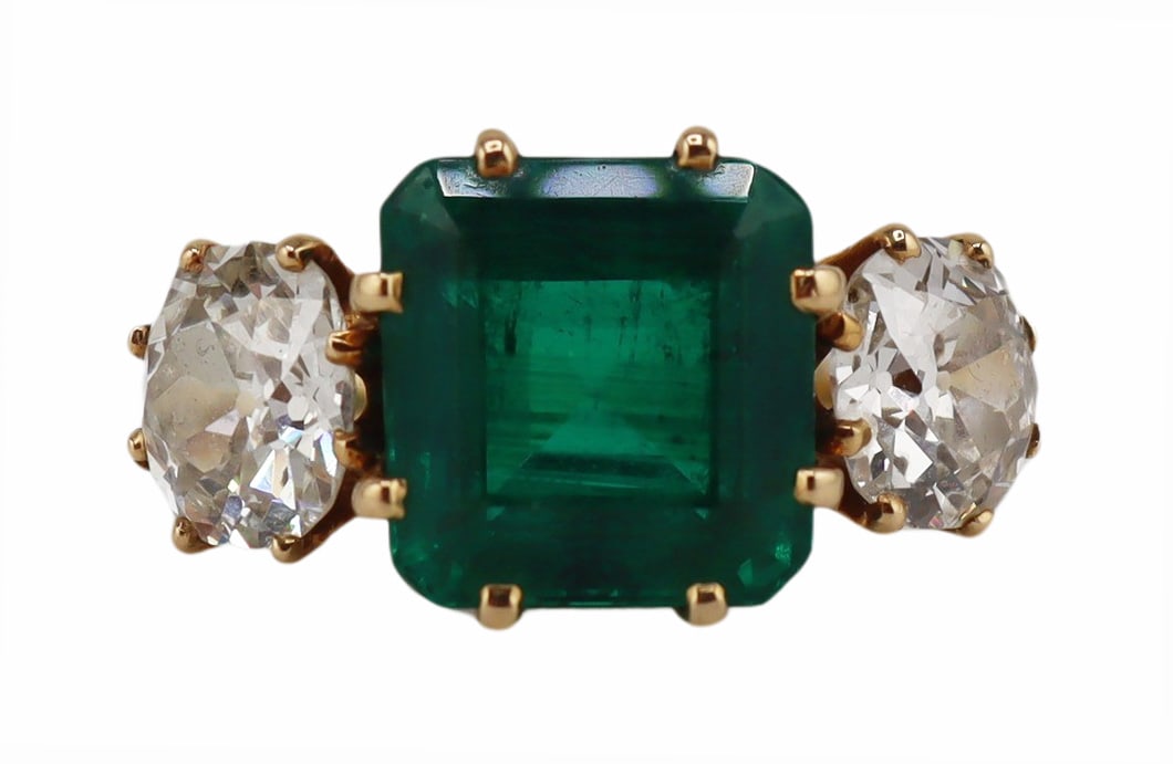 JEWELRY. 17.5kt Emerald and Diamond Ring. (1 of 10)