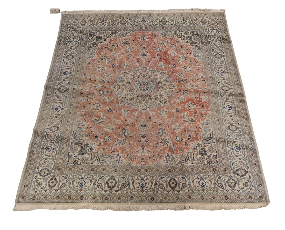 Vintage and Finely Hand Knotted Carpet .: From a Larchmont estate . - Dimensions: 8ft2" x6ft5"