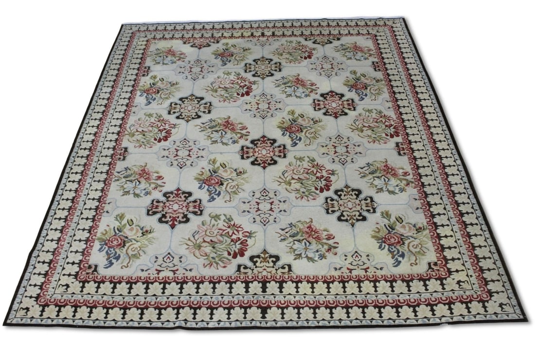 Vintage And Finely Hand Knotted Carpet. (1 of 6)