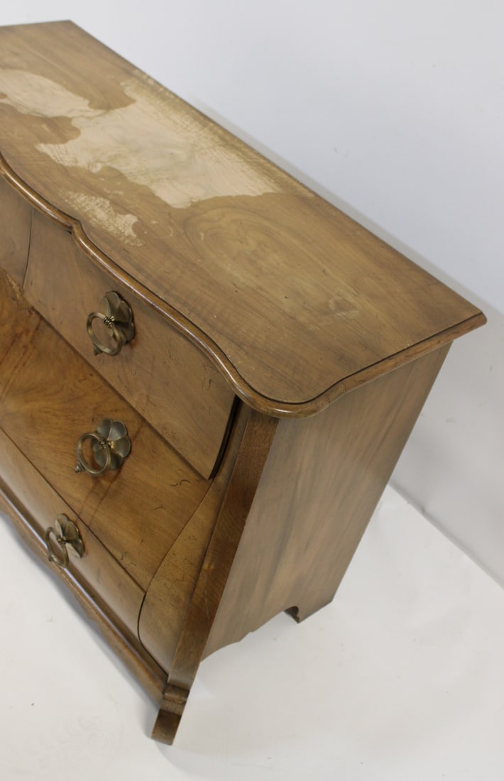 BAKER SIGNED Bombe Commode. - 4