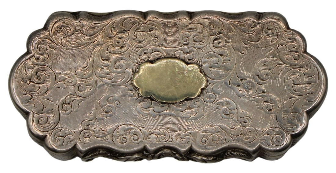 SILVER.19th C Wheeler & Cronin Silver Snuff Box.: Victorian mid 19th century Wheeler & Cronin silver snuff box with scalloped edge & chased scrollwork to the exterior. Gold washed interior, and central cartouche to the lid. Birmingham, 1844, 