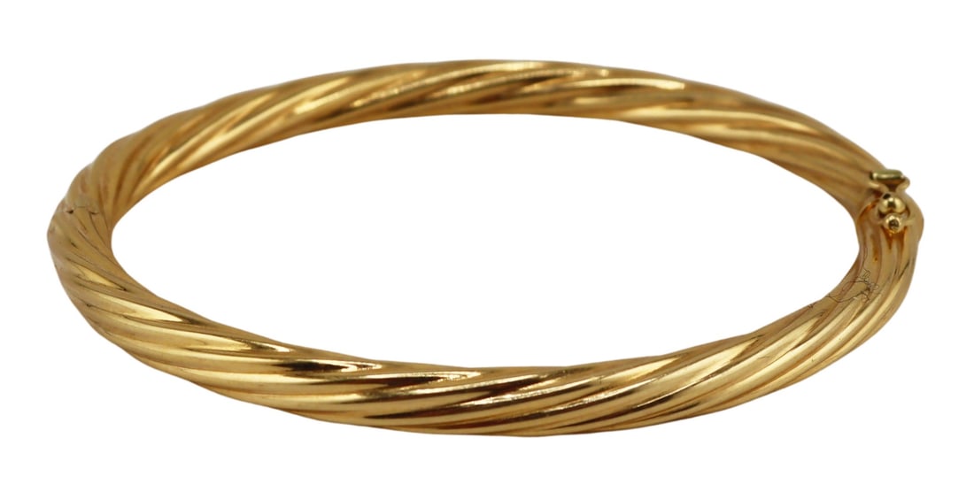 JEWELRY. Italian GORI 18kt Gold Hinged Bracelet.: Stamped, "GORI 750" with an Italian national mark of, "389AR". Total approx. weight of the bracelet is 8.3 dwt (gross). From a Larchmont, NY estate. Dimensions: bracelet measures a