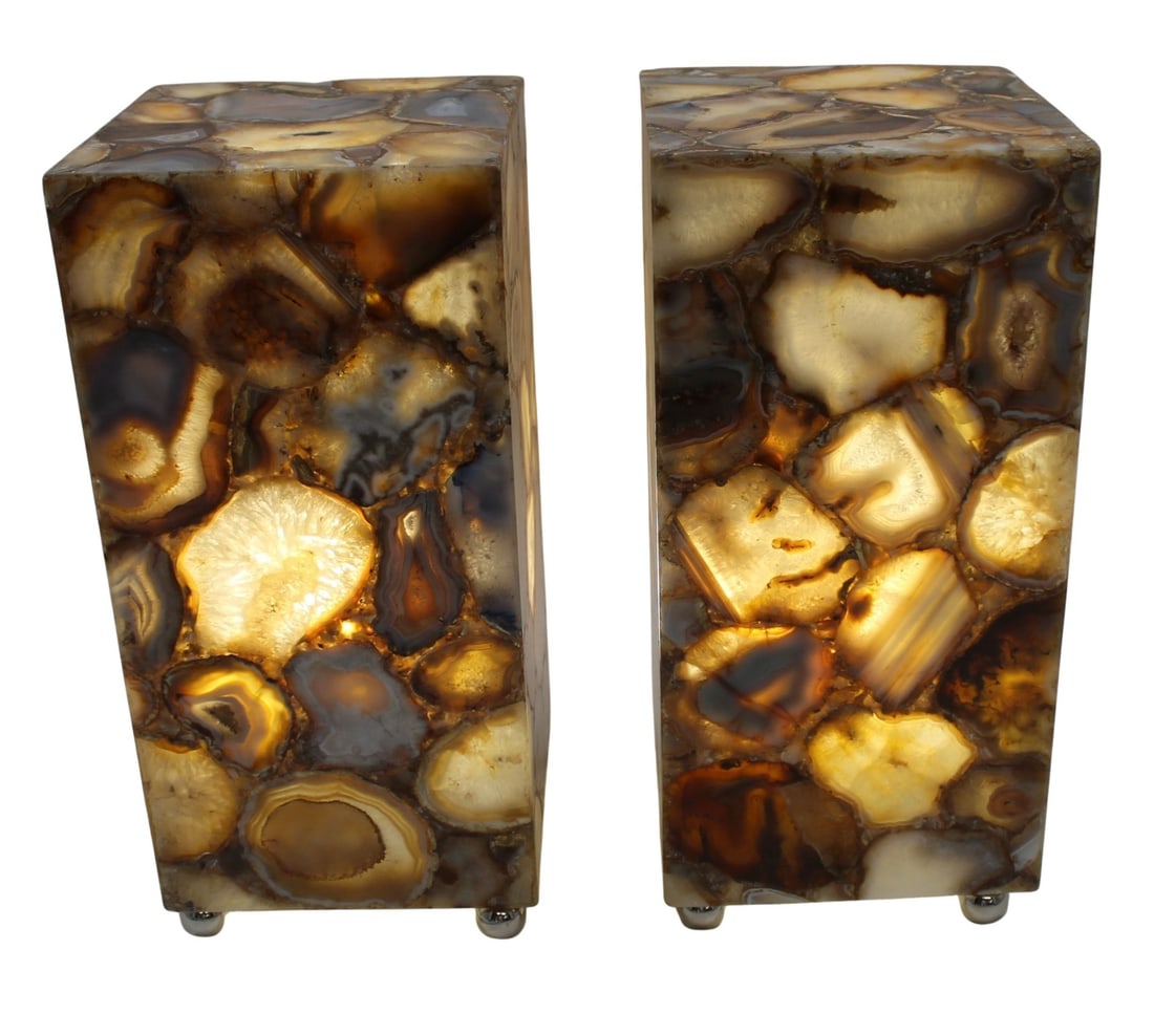 Vintage Pair of Agate Lamps: A great pair of agate lamps with internal illumination. From a Dix Hills, NY estate. - Dimensions: 15" x 7" x 7"