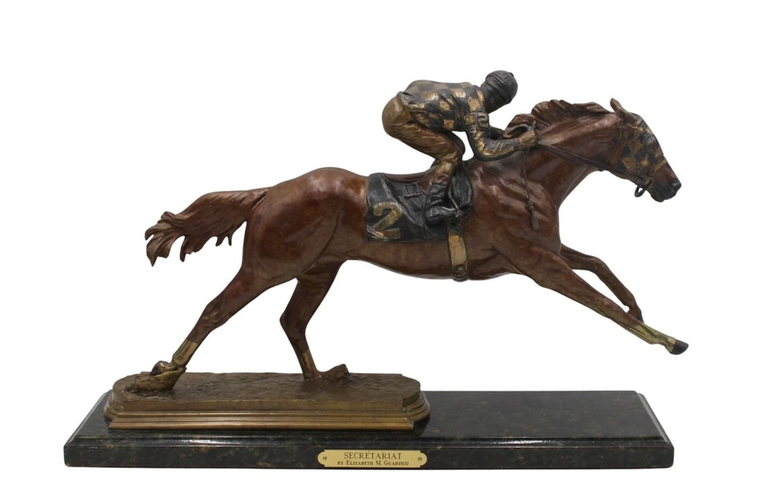 ELIZABETH GUARISCO (USA, b. 1955).: 'Secretariat'. Beautiful bronze sculpture of horse racing. Signed on base, titled and dated 1993. From an edition of 24. From a Greenwich, CT estate. - Dimensions: 11" h x 16.5" w.