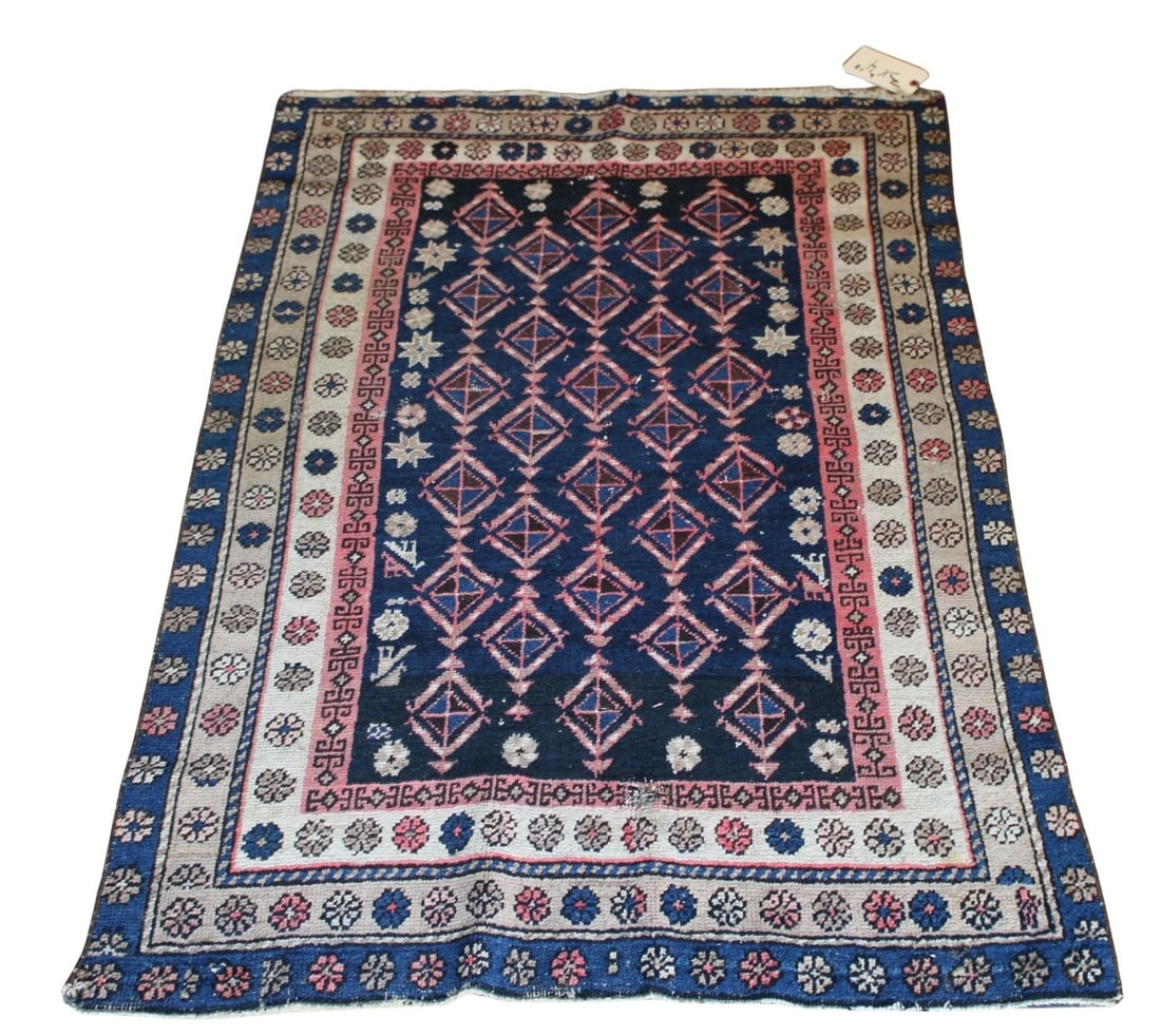 Vintage and Finely Hand Knotted Baktiahri Rug.: From a Greenwich, CT estate. - Dimensions: 3ft x 4ft 8"