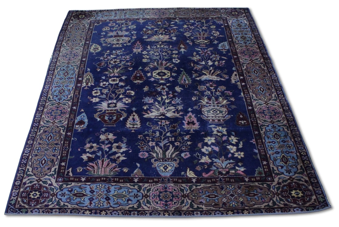 Vintage and Finely Hand Knotted Carpet.: From a Yonkers, NY estate. - Dimensions: 8ft 9" x 6ft.