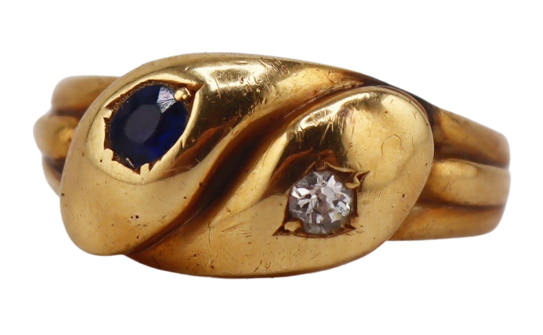JEWELRY. C.G.&S English 18ct Woven Snake Ring. (1 of 10)
