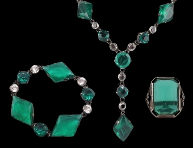 JEWELRY. 2 Pc. Art Deco Silver and Crystal Suite.: Includes an Art Deco silver and green & clear crystal lavalier necklace - beautifully displaying a combination of green and white round faceted crystals and lozenge/diamond form faceted green crystals
