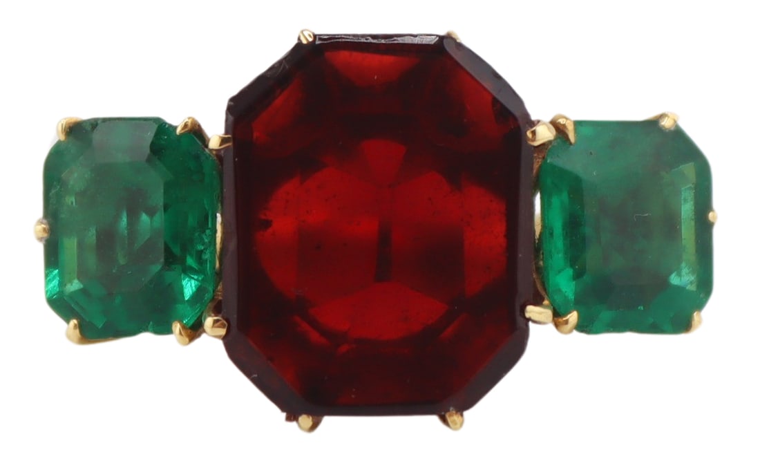 JEWELRY. Garnet and Green Gem Gold Ring.: Total approx. weight of the ring is 5.0 dwt (gross). Ring size - 6. From a Kent, CT estate. Dimensions: ring face measures approx. 0.92" w x 0.54" h.