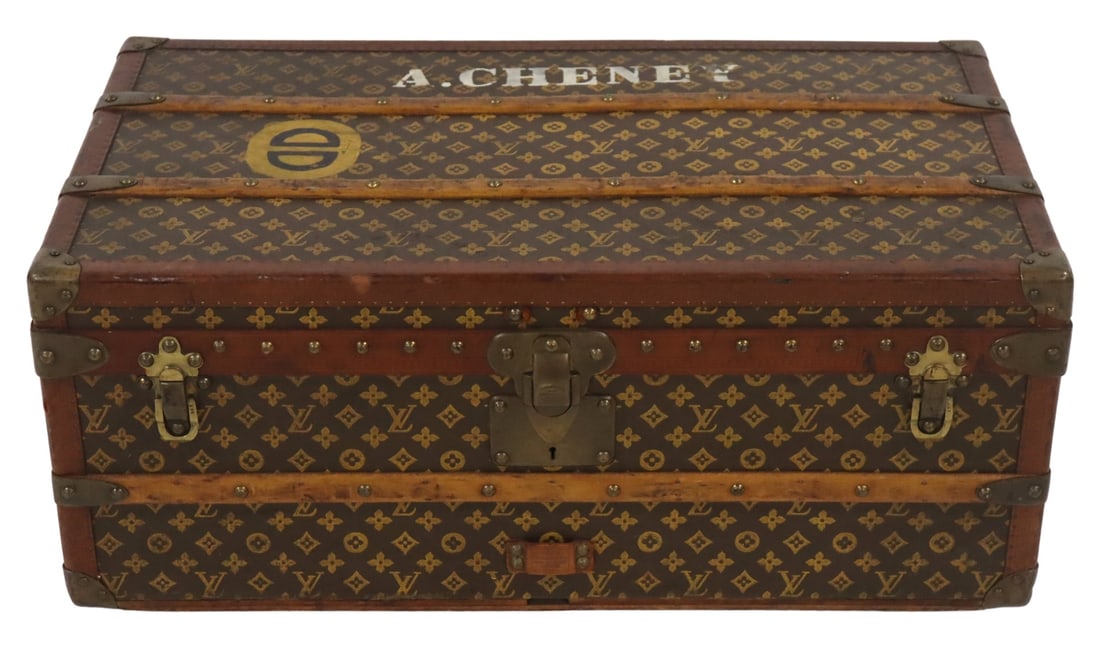 COUTURE. Louis Vuitton Steamer Trunk on Wheels. (1 of 20)