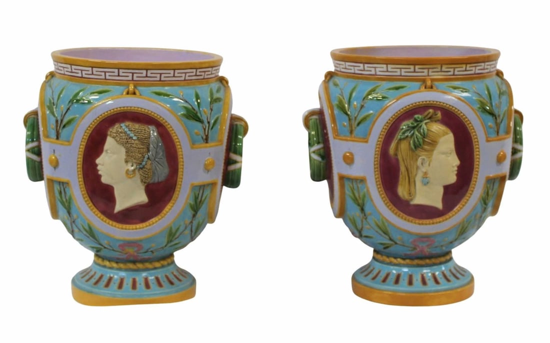 Pair of Thomas Minton Majolica Jardinieres. (1 of 13)