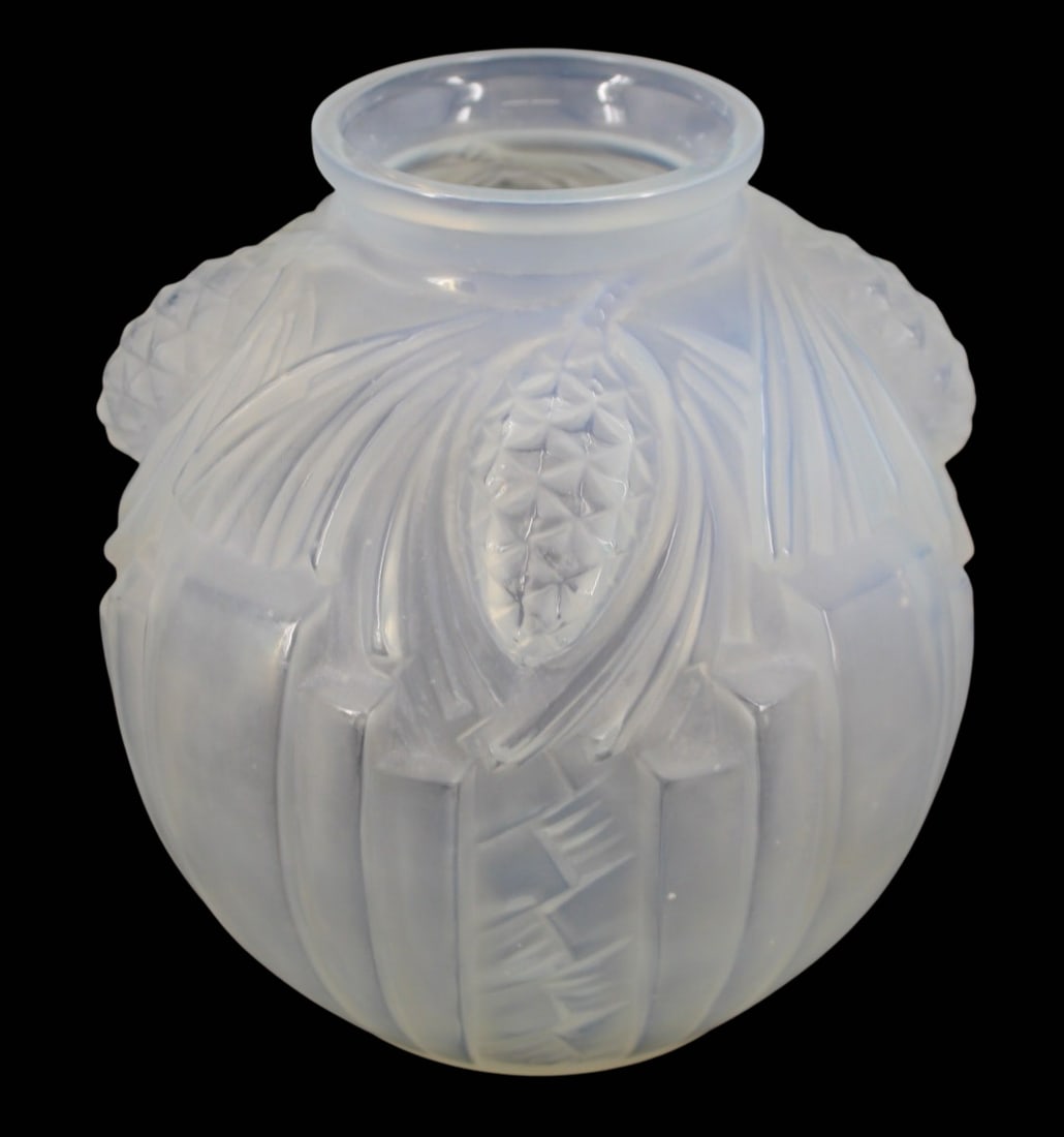 PIERRE de CAGNY Art Deco Glass Vase. (1 of 8)