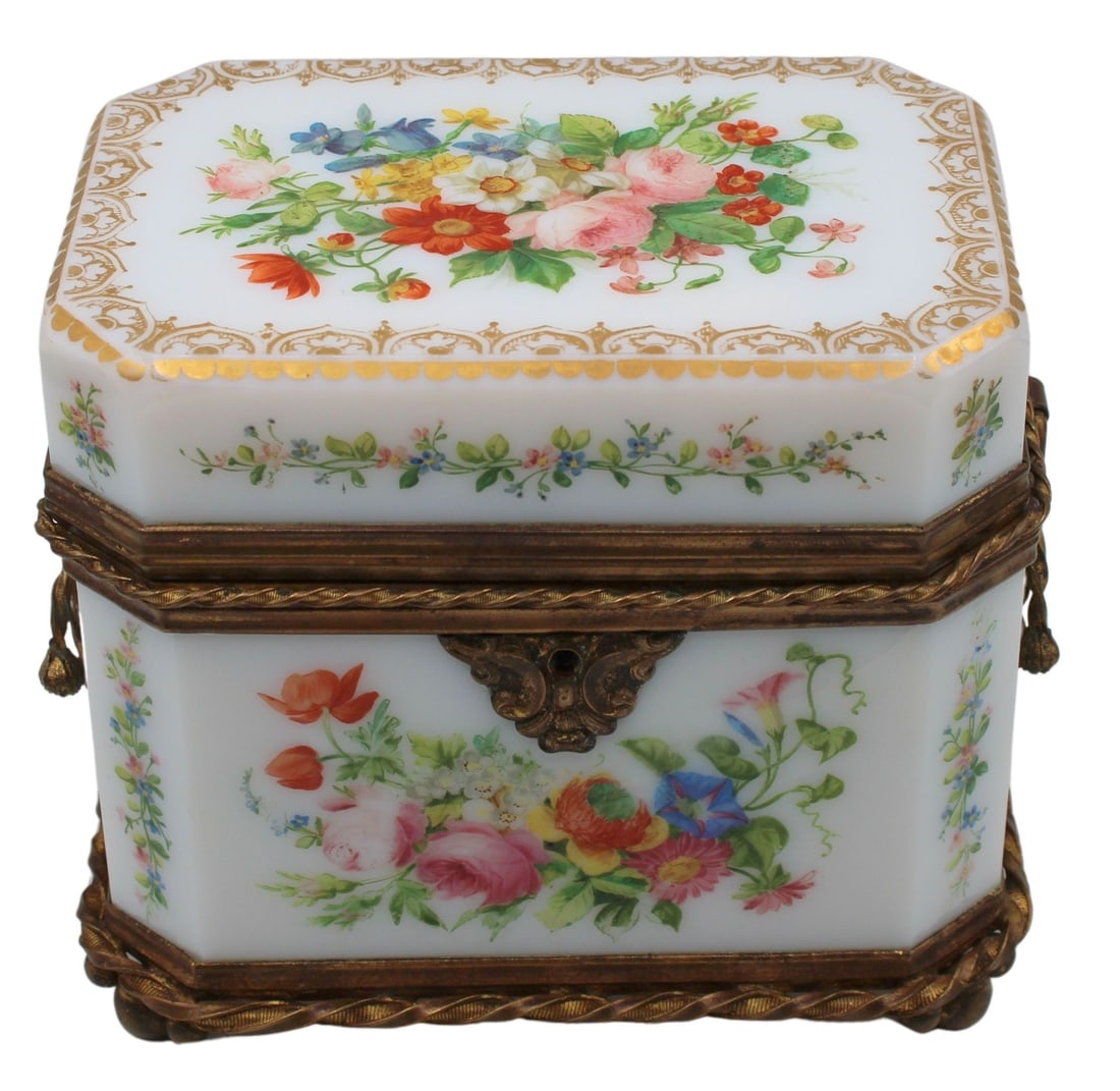 Baccarat Opaline Floral Perfume Casket with (2) (1 of 16)