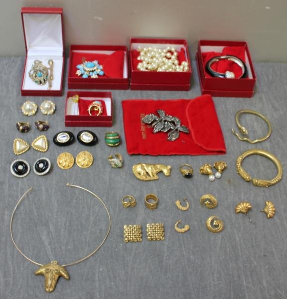 JEWELRY. Costume Jewelry Including KJL and MMA.: Includes KJL, Kenneth Lane, and Kenneth Jay Lane. Also with approx. 10 pieces of MMA jewelry. With 1 pearl necklace, 3 bangles, 6 rings, 8 pairs of clip-on earrings, 1 choker with pendant, and 3 pairs