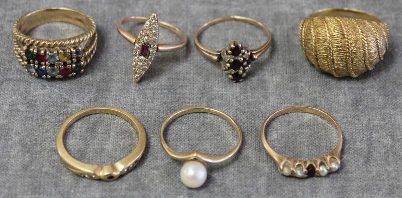 JEWELRY. Miscellaneous Gold Ring Grouping.: Includes a 14kt yellow gold band with an approx. 6mm single pearl - size 7 1/2; an 18kt yellow gold band with 6 small graduated diamonds, missing the center stone - size 7 1/2; an 18kt yellow gold dom