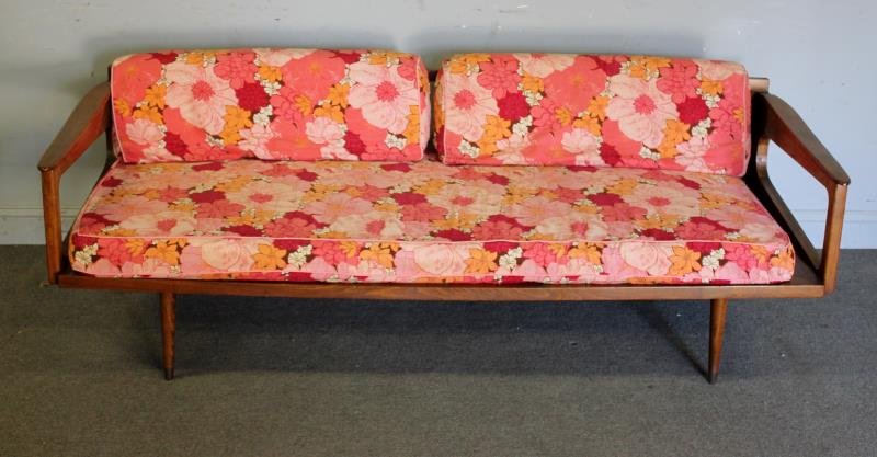 Midcentury American Modern Daybed.: From a Rosyln, NY estate. Dimensions: 79" w x 32" d x 25" h.