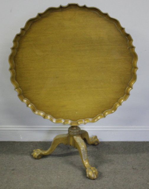 Wallace Nutting Signed Chippendale Style Tilt Top: Table with Bird Cage. A great quality table , finely carved, scalloped edge and raised on ball and claw feet . From a Scarsdale estate. Dimensions: 32.5" dia top . Standing open 28.5"