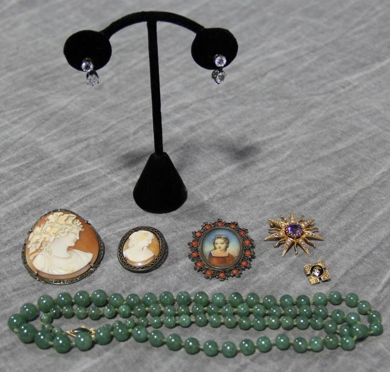 JEWELRY. Antique Jewelry Grouping. (1 of 10)