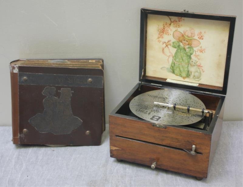 Fortunia Music Box with 17 Discs. (1 of 8)