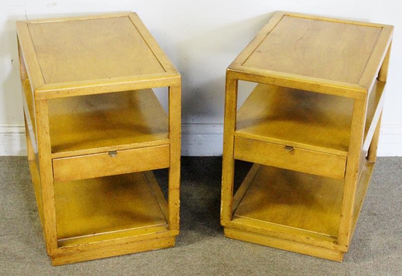 Midcentury Pair of Dunbar One Drawer End Tables. (1 of 4)