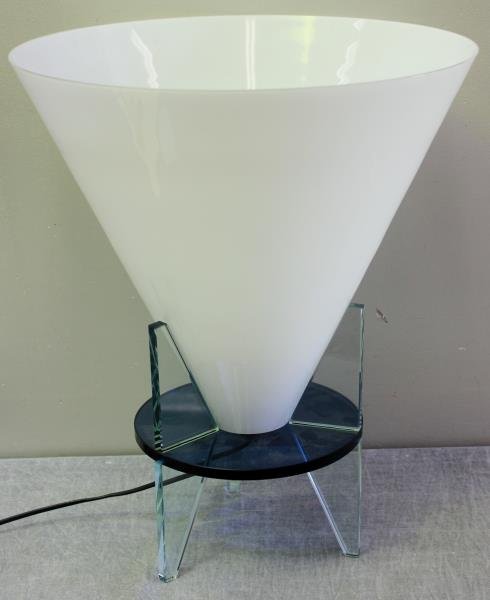 Midcentury Rodolfo Dordoni for Fontana Arte Lamp.: Fontana Arte label. Nice large white glass shade on glass base. Good weight. From a Manhattan, NY estate. Dimensions: 17.5" diameter x 14.5" h. Condition: Very good.