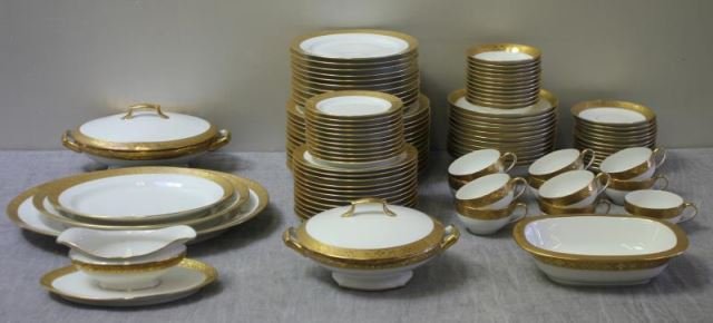 101 Piece Limoges Gilt Trimmed Dinner Service. (1 of 6)