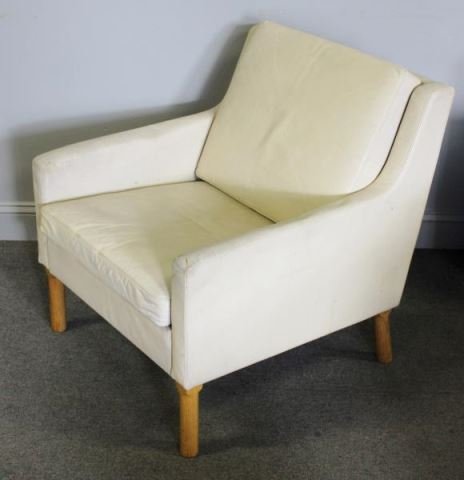 Borge Mogensen for Fritz Hansen Leather Arm Chair.: Midcentury leather upholstered arm chair / lounge chair by Borge Mogensen for Fritz Hansen. Labeled with FH paper label and separate foil label to underside. Dimensions: 25" w x 28" d x 31" h. Conditi