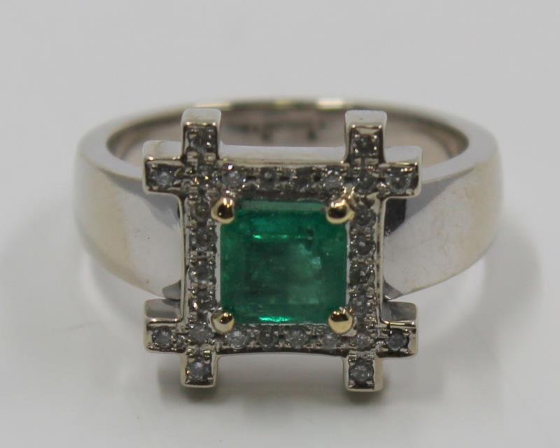 JEWELRY. 14kt White Gold and Emerald Ring. (1 of 6)