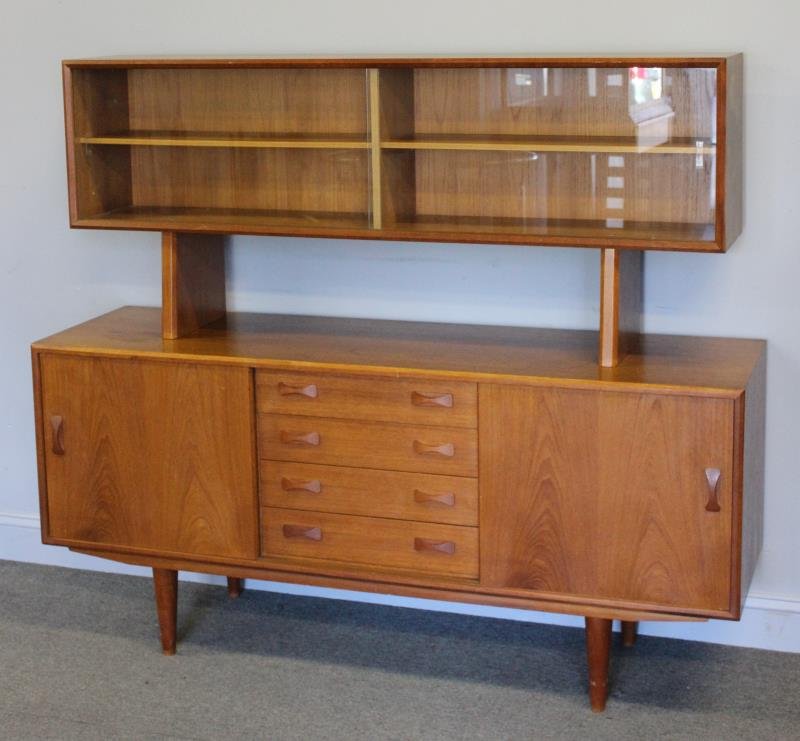 Midcentury Danish Teak Sideboard and Hutch. (1 of 7)