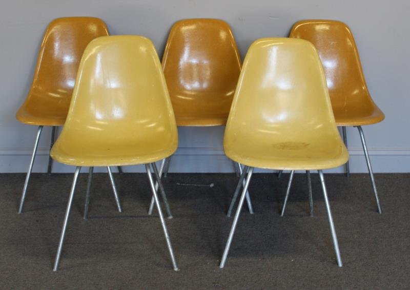 Set of 5 Eames for Herman Miller Shell Chairs. (1 of 7)