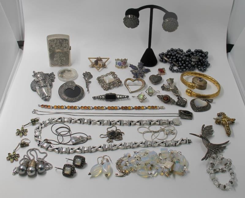 JEWELRY. Miscellaneous Grouping of Silver Jewelry. (1 of 10)