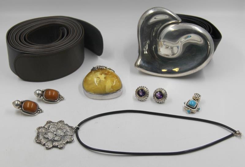 JEWELRY. Miscellaneous Jewelry Grouping. (1 of 10)