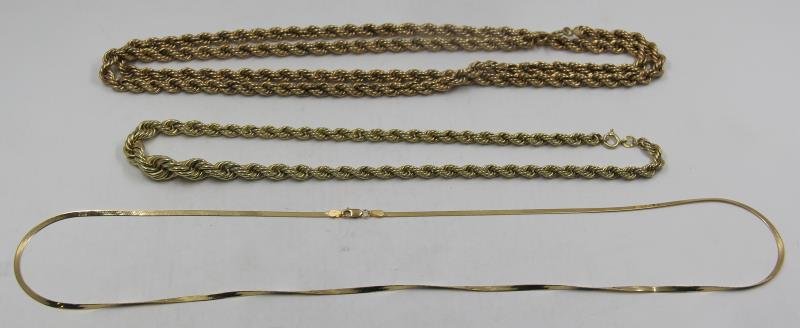 JEWELRY. Gold Chain Grouping. (1 of 7)