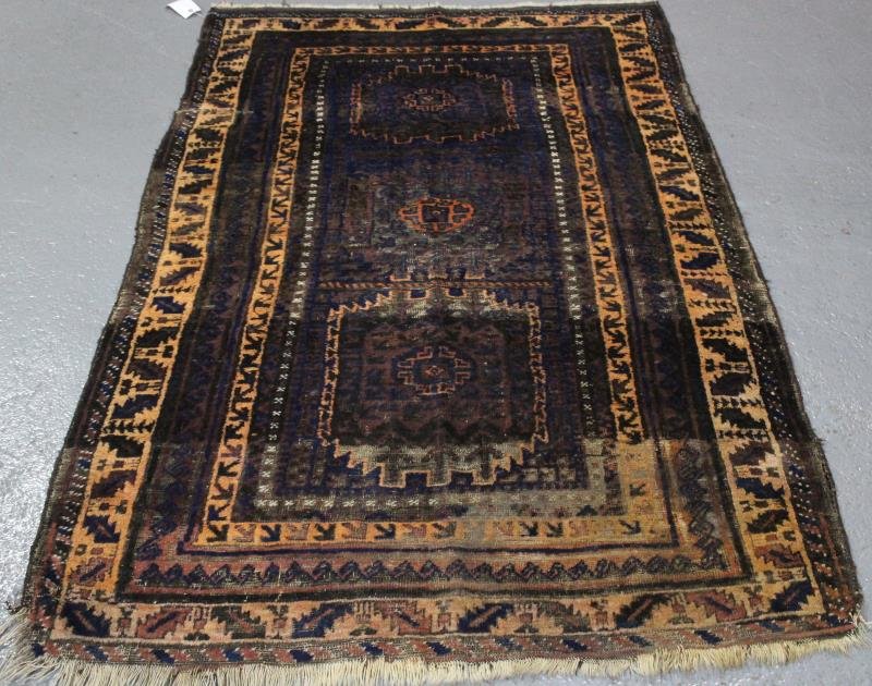 Vintage Handmade throw Rug (1 of 6)