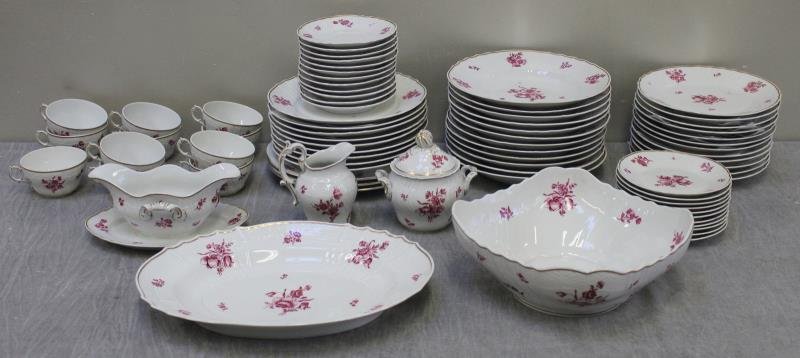 Richard Ginori Magenta Floral Decorated Dinner (1 of 6)